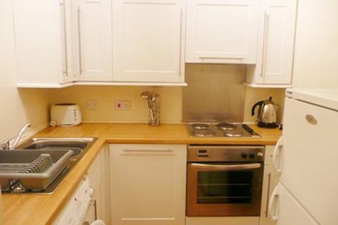 3 bedroom flat to rent, Buccleuch Terrace, Edinburgh, EH8