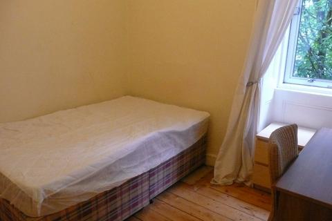 3 bedroom flat to rent, Buccleuch Terrace, Edinburgh, EH8