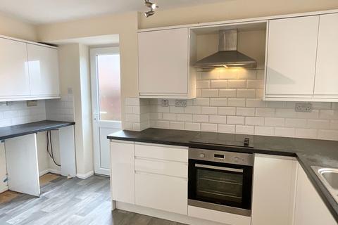 3 bedroom end of terrace house to rent, Shelland Close, Market Harborough LE16