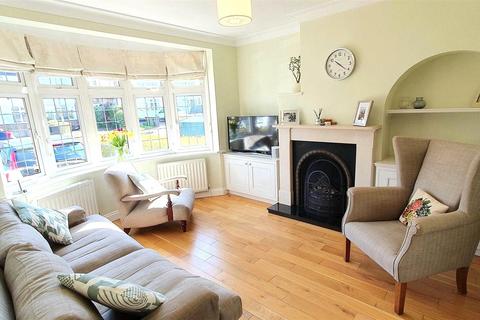 4 bedroom end of terrace house to rent, Elmstead Gardens, Worcester Park KT4