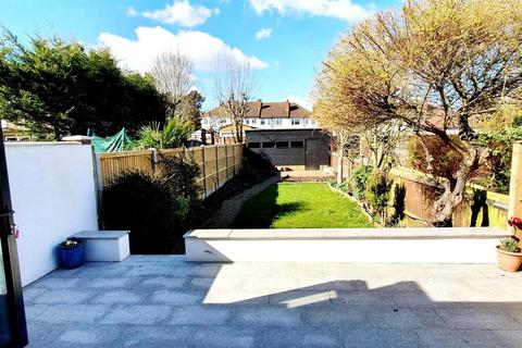 4 bedroom end of terrace house to rent, Elmstead Gardens, Worcester Park KT4