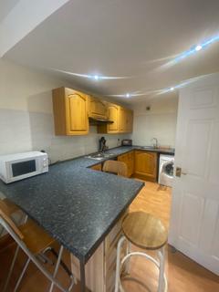 3 bedroom flat to rent, King Street, Stirling Town, Stirling, FK8