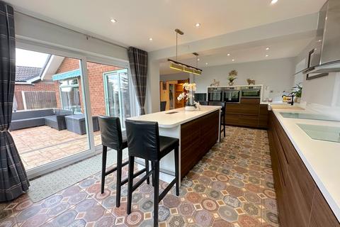 25 Bird End, West Bromwich, B71 3EA