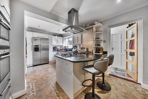 4 bedroom detached house for sale, Kenilworth Road, Fleet, Hampshire