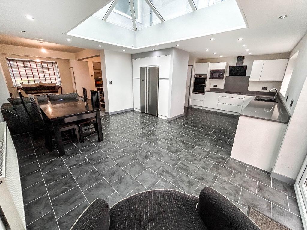 Open Plan Living/Dining/Kitchen