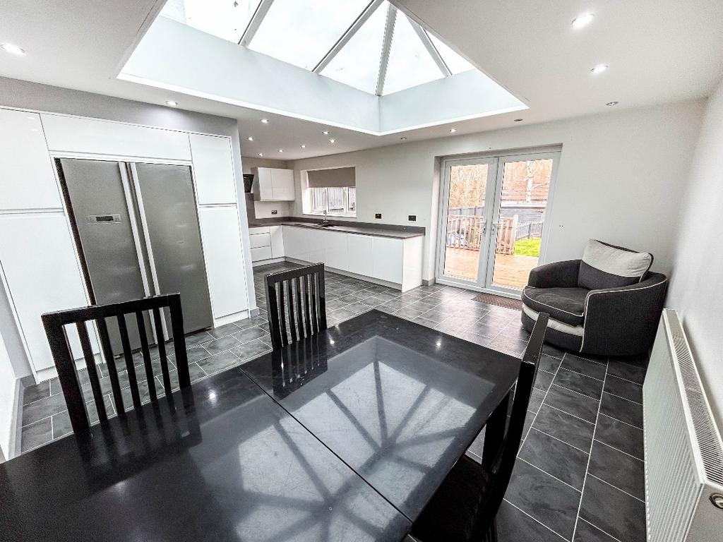 Open Plan Living/Dining/Kitchen
