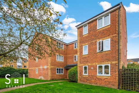 225 Redford Close, Feltham, TW13 4TG