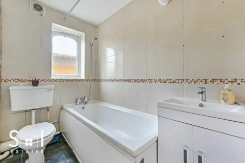 225 Redford Close, Feltham, TW13 4TG