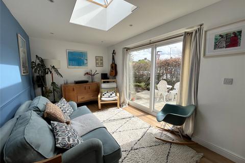 3 bedroom semi-detached house to rent, The Old Bakery, Kempthorne Lane