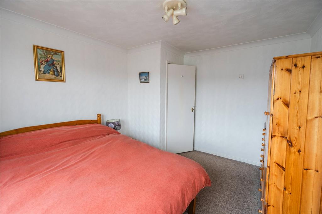 Bedroom 1 (2)
