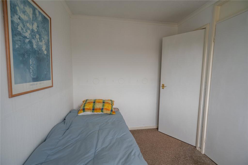 Bedroom 2 (2)