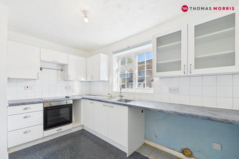 2 bedroom terraced house for sale, Lincoln Crescent, Bedfordshire SG18
