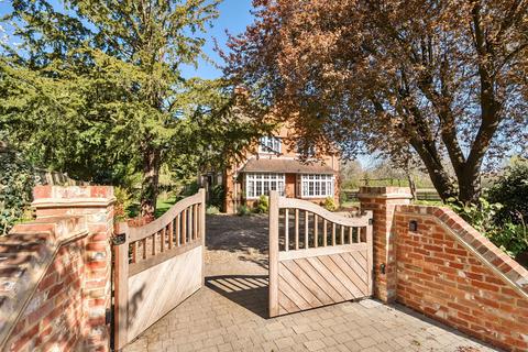 5 bedroom detached house for sale, Orchard Road, Reading RG10