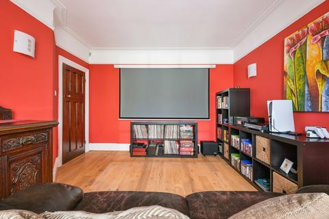 33 The Crescent, Belmont, Sutton, SM2 6BP