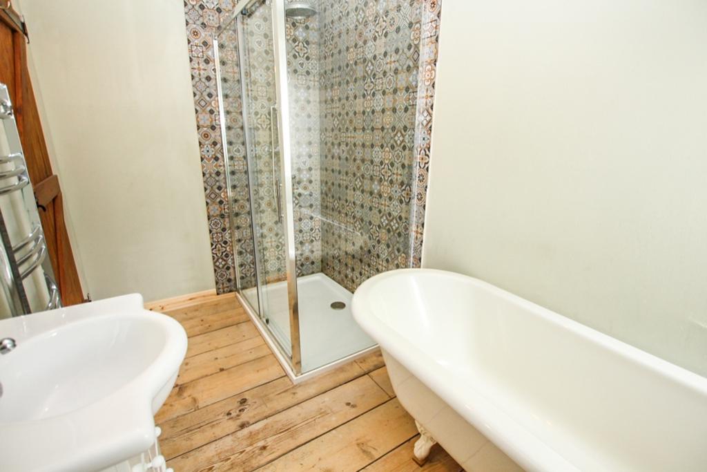 Bathroom/Shower Room