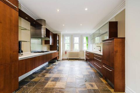 5 bedroom detached house to rent, Catlins Lane, Pinner, HA5