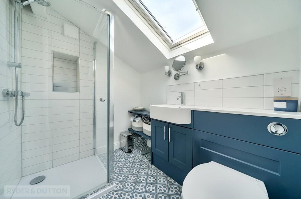 En-Suite To Bed 1