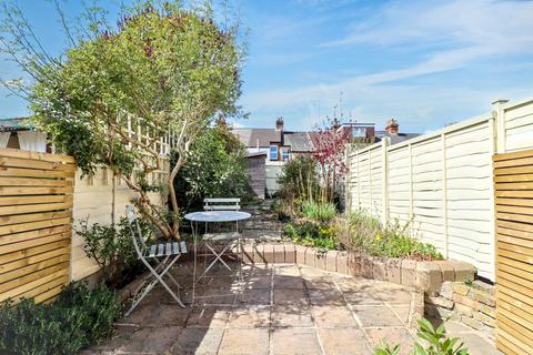 38 Oxhey Avenue, Watford, WD19 4HG