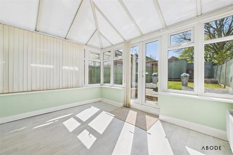 35 Kimberley Drive, Uttoxeter, ST14 7EH