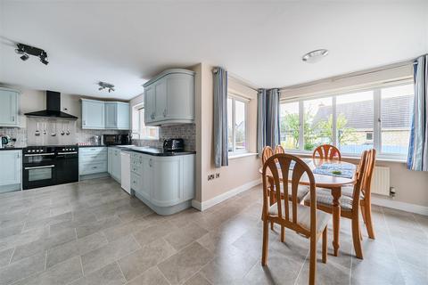 4 bedroom detached house for sale, Whitworth Road, Chippenham