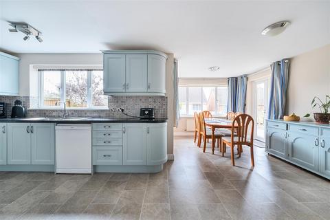 4 bedroom detached house for sale, Whitworth Road, Chippenham