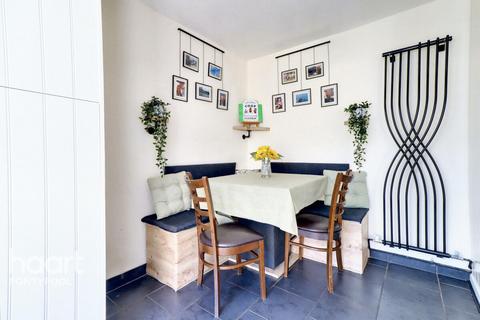 46 Afon Close, New Inn, Pontypool, NP4 0QF