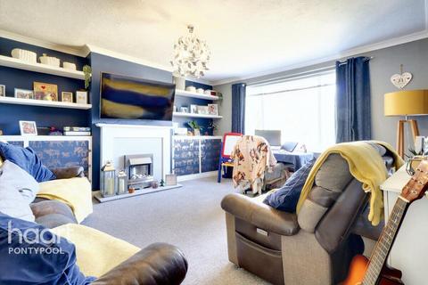 46 Afon Close, New Inn, Pontypool, NP4 0QF