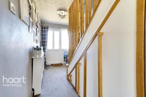 46 Afon Close, New Inn, Pontypool, NP4 0QF