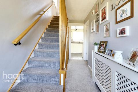 46 Afon Close, New Inn, Pontypool, NP4 0QF