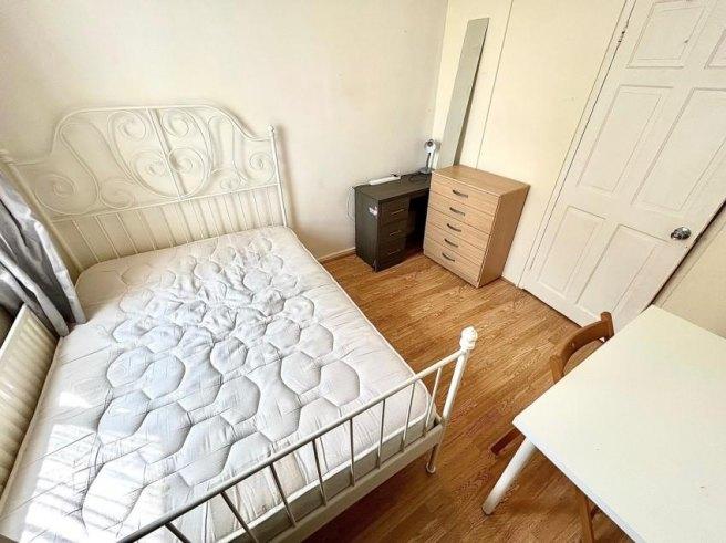 Zetland-street-e14-6pr-970452