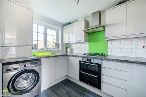 undefined, Warblington Close, Tadley RG26