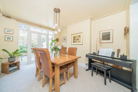 76 Strawberry Vale, Twickenham, TW1 4SE