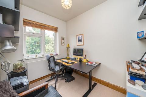 76 Strawberry Vale, Twickenham, TW1 4SE