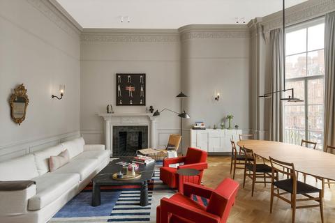 4 bedroom flat for sale, Pont Street, London, SW1X