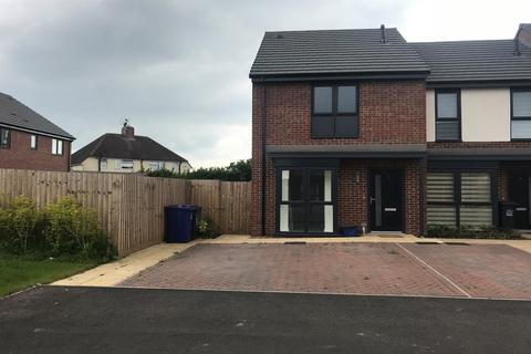 2 bedroom end of terrace house to rent, Newcastle-Under-Lyme ST5