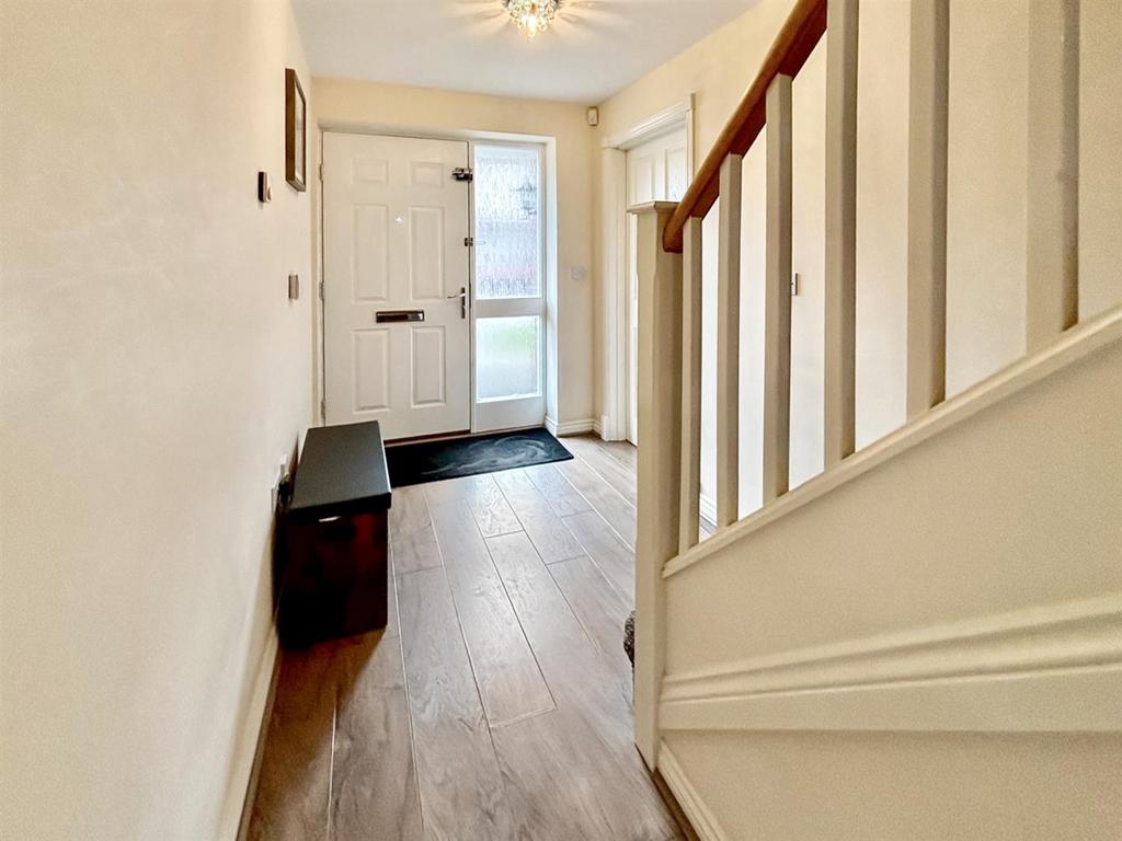 Entrance Hallway: