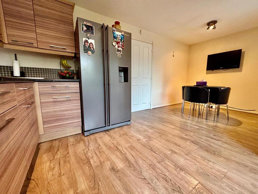 Fitted Breakfast / Dining Kitchen: