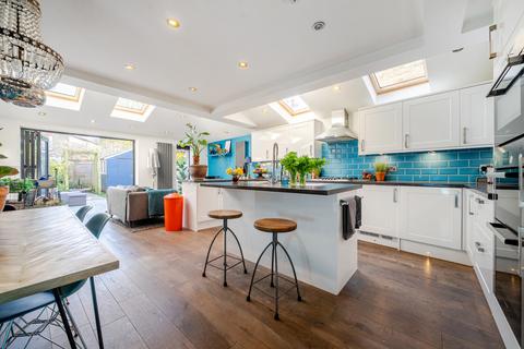 28 Rowlls Road, Kingston Upon Thames, KT1 3ET