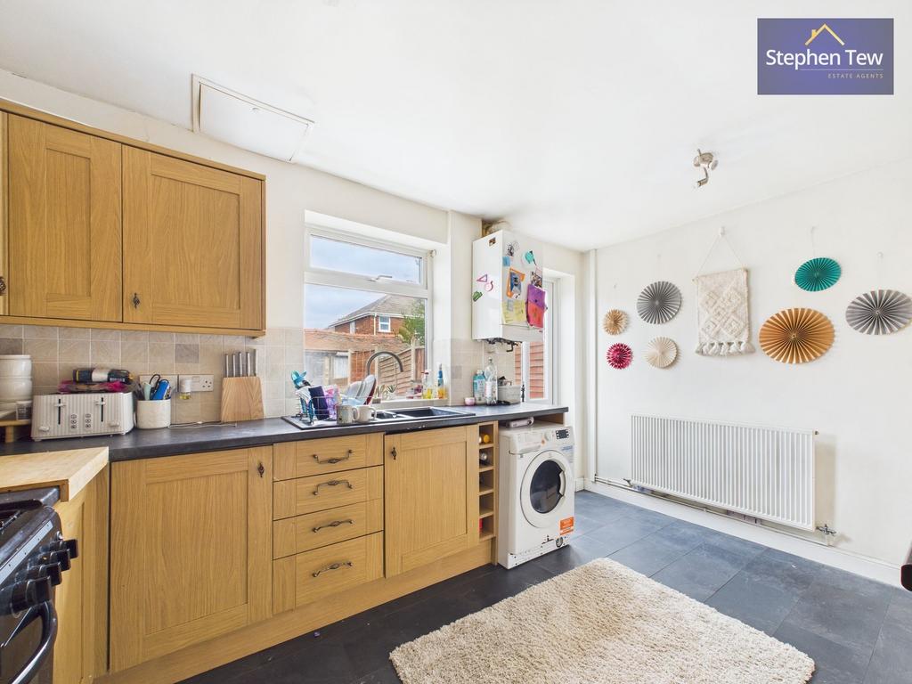 Kitchen/ Dining Room