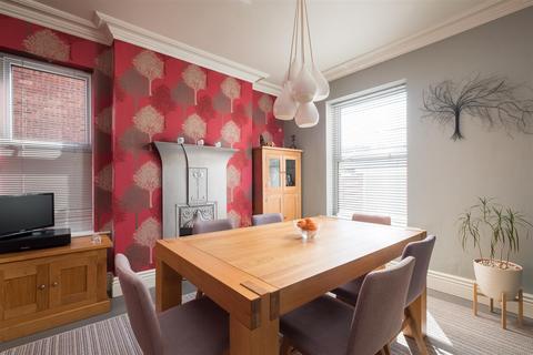 51 Bromwich Road, Sheffield, S8 0GG