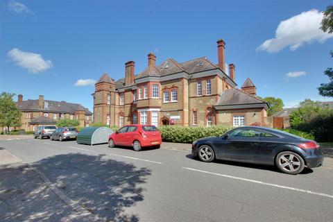 1 bedroom flat to rent, Pennington Drive, London