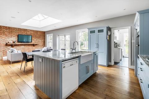 25 Austen Road, Guildford, GU1 3NP