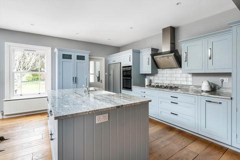 25 Austen Road, Guildford, GU1 3NP