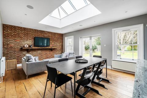25 Austen Road, Guildford, GU1 3NP