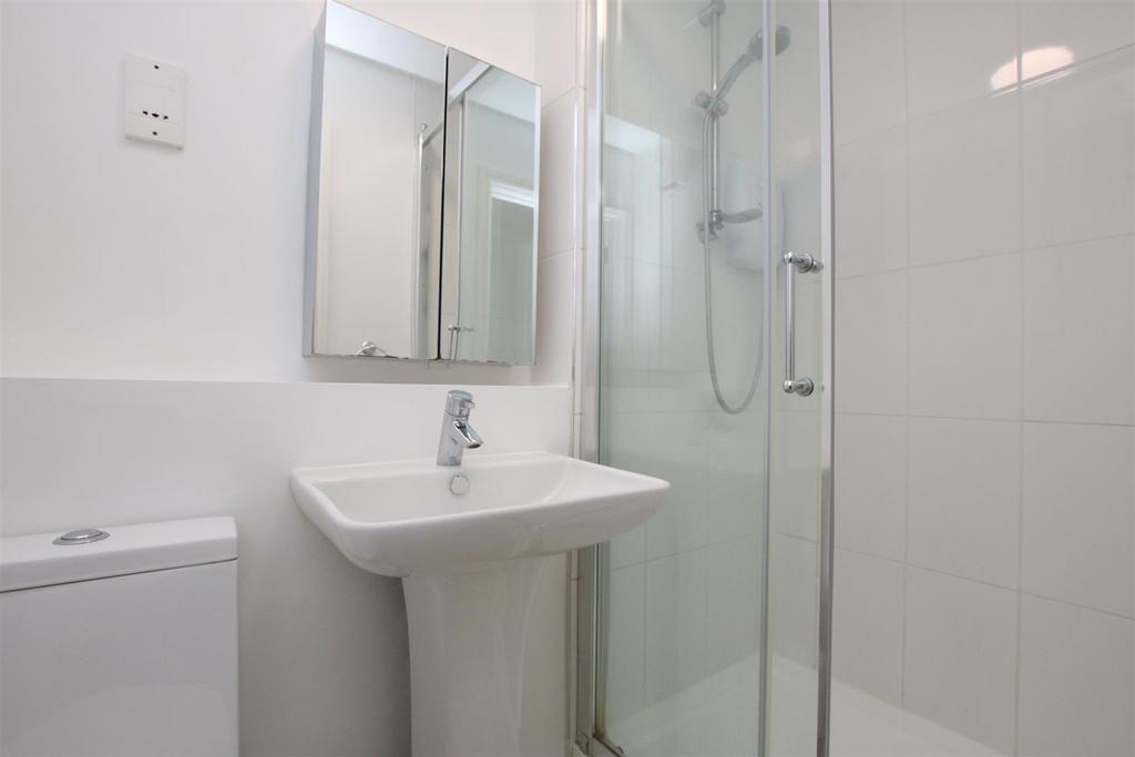 Shower room (2).JPG