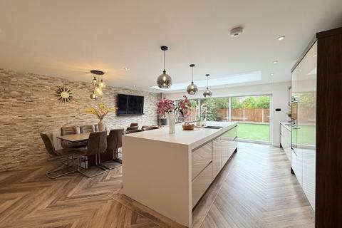 4 bedroom detached house for sale, Bills Lane, Shirley
