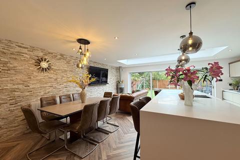4 bedroom detached house for sale, Bills Lane, Shirley