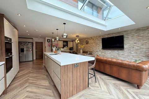 4 bedroom detached house for sale, Bills Lane, Shirley