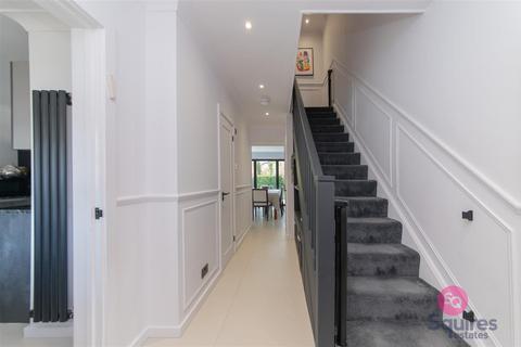 4 bedroom terraced house to rent, Cavendish Crescent, Elstree