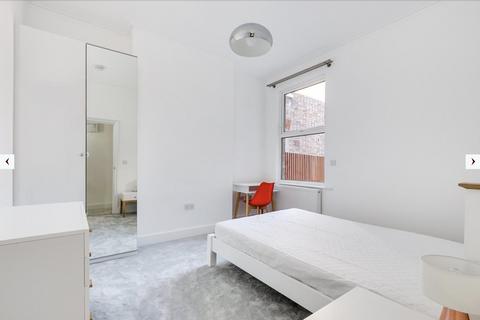 2 bedroom flat for sale, Cornwall Gardens, London NW10